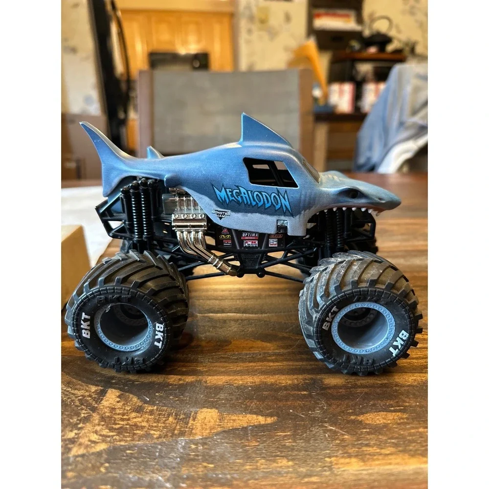 Monster Jam‎ Megladon Shark Monster Truck Hot Wheels 1:24 Scale Kidcore Megladon